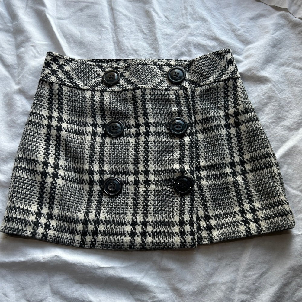 Express Plaid Mini Wrap Skirt Black/White w Buttons size 2
